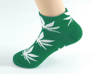 Фото - Короткие носки HUF зеленого цвета в белый лист - Men box