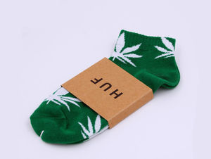 Фото - Короткие носки HUF зеленого цвета в белый лист - Men box